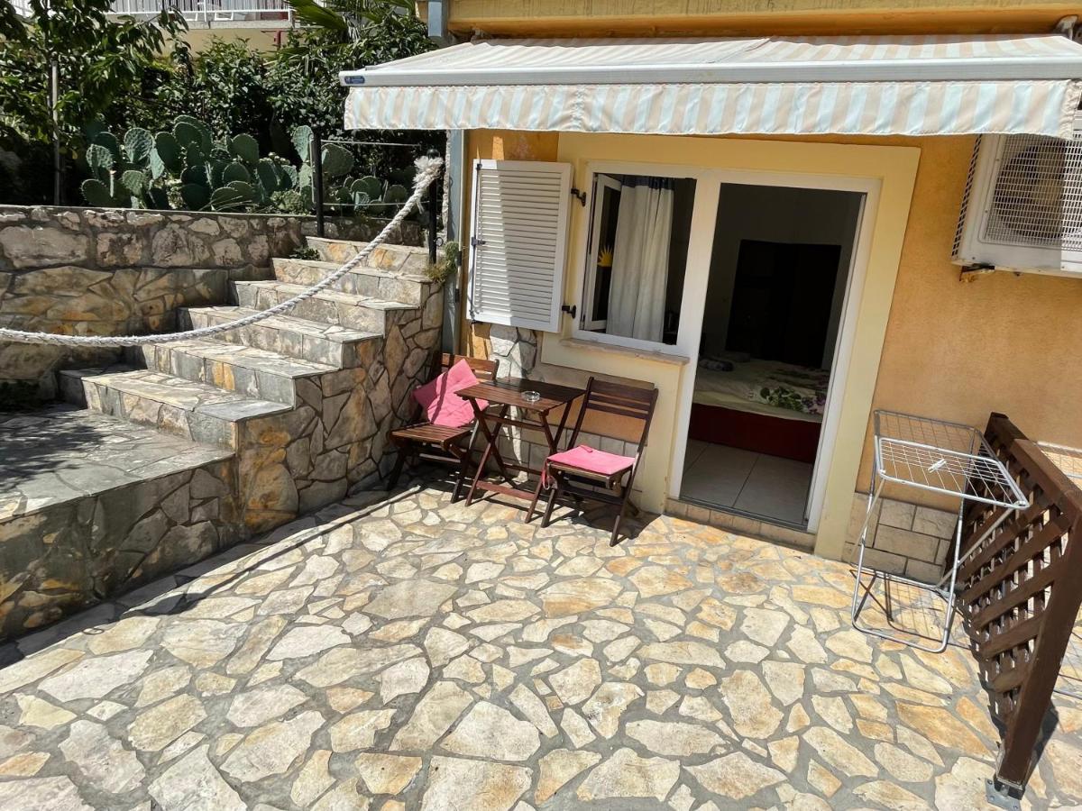 Apartmani Noelle Novi Vinodolski Exteriör bild