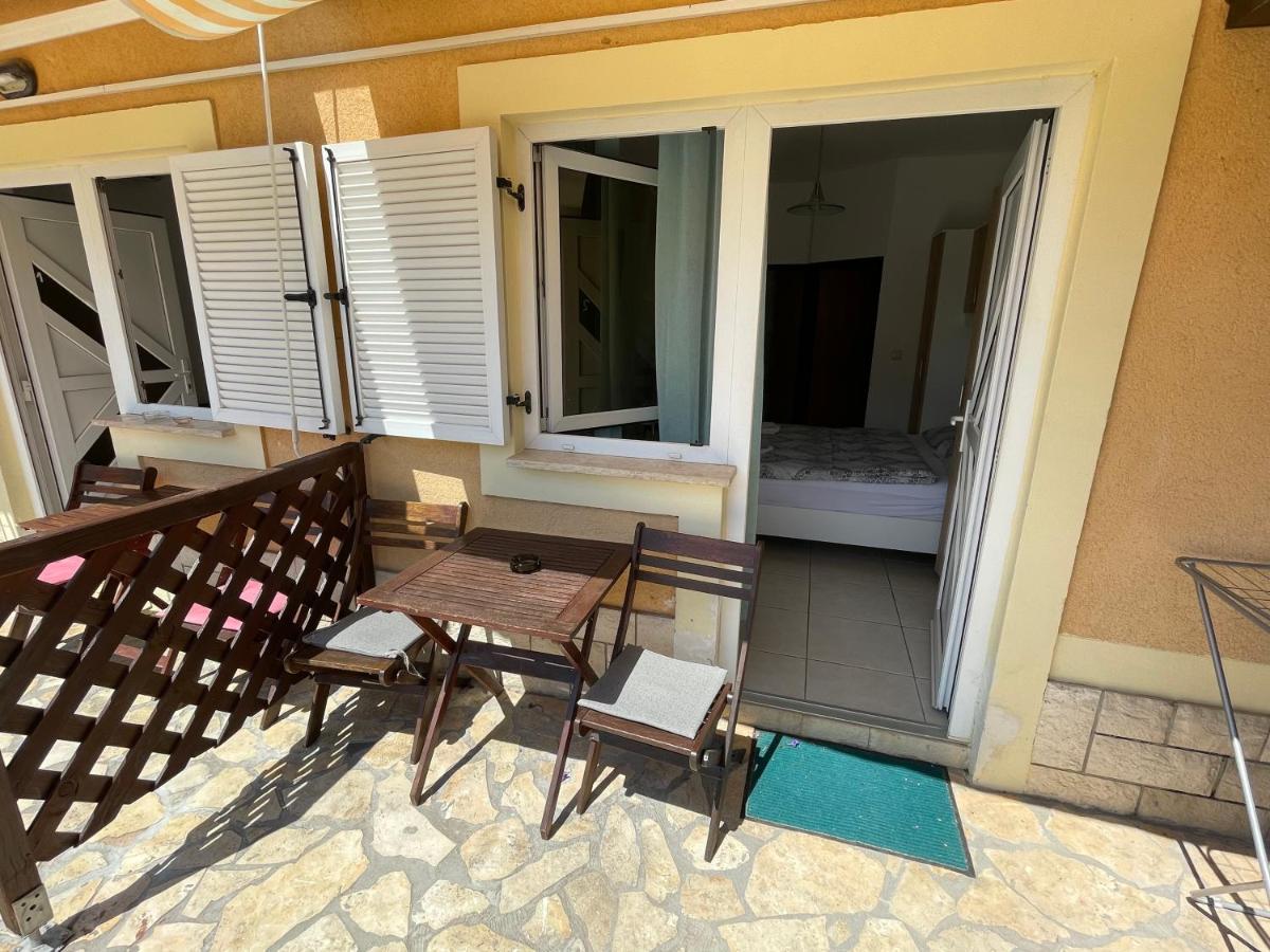Apartmani Noelle Novi Vinodolski Exteriör bild